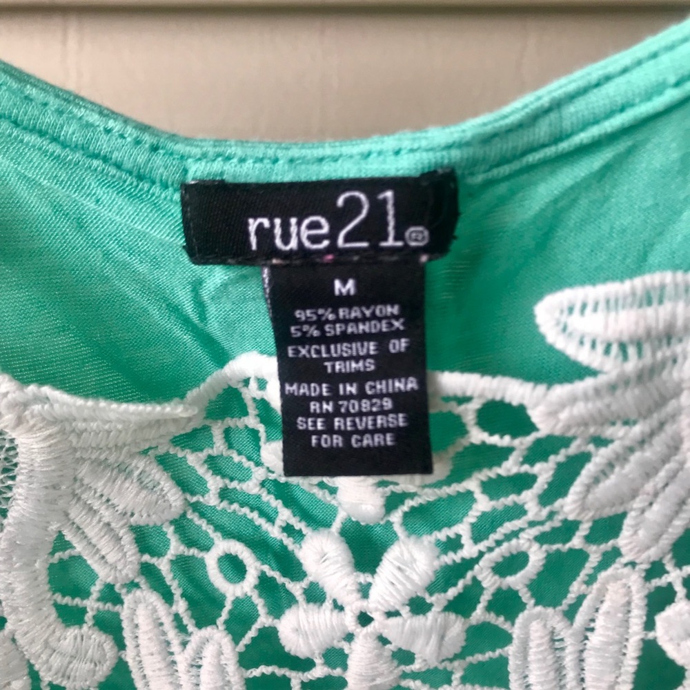 π Rue21 Teal Lace Tank Top Size M SUPER CUTE! - Picture 7 of 8